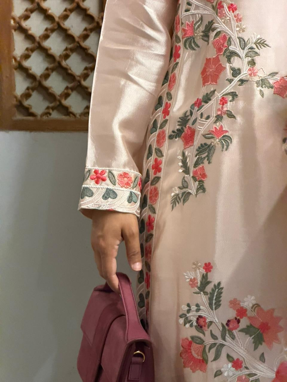 Gul-Fishan گُل فِشاں
