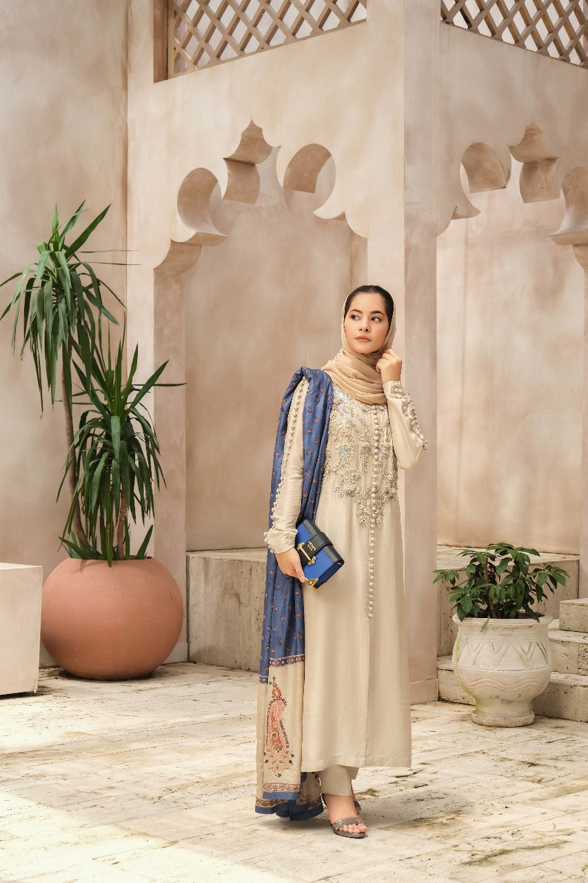 Gulrukh Dress & Shawl - Eshaal Mishkaat